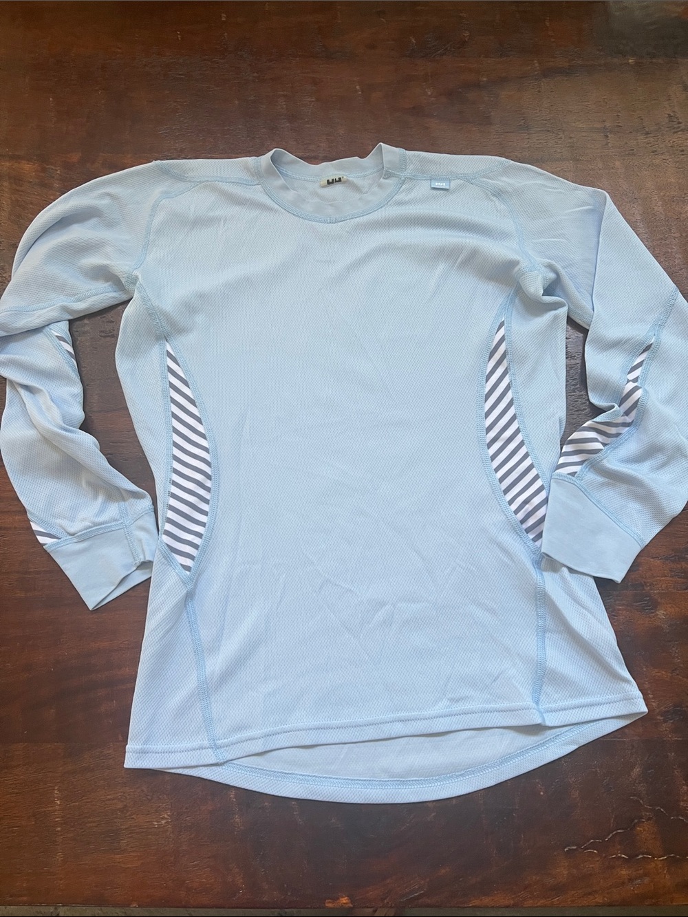 HELLY HANSEN Lifa Long Sleeve Crew Base Layer Thermal Top in Glacier/Strips